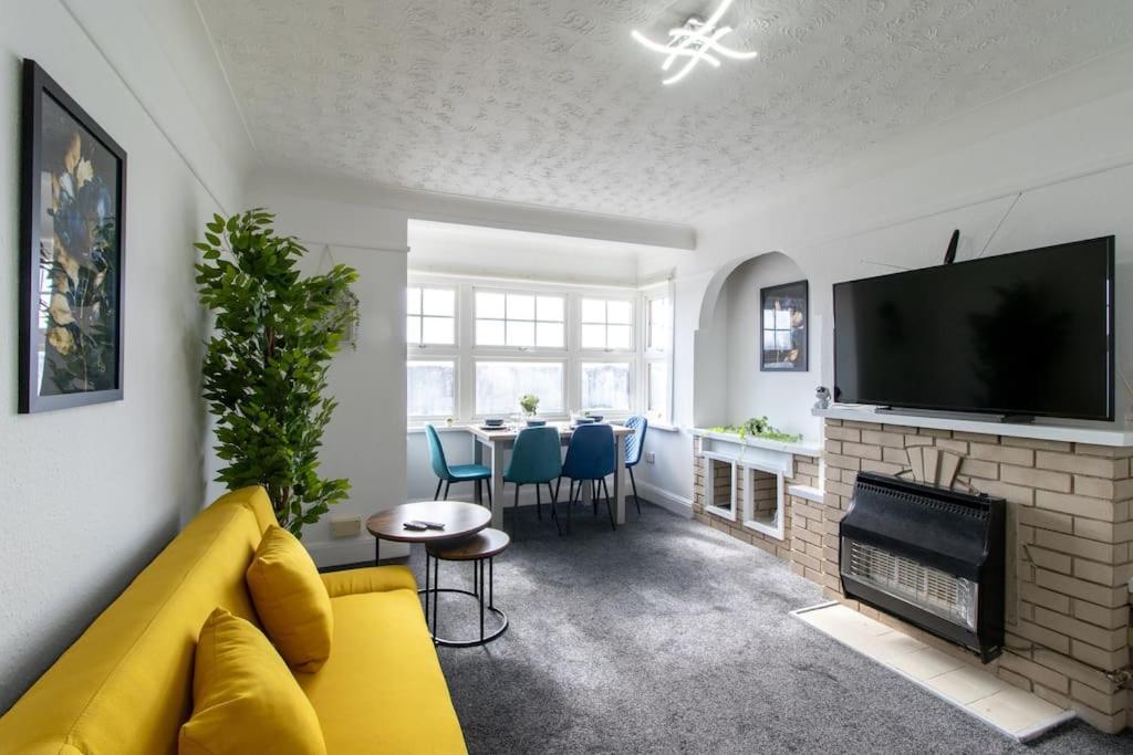 Open Mind Property - Southsea With Free Parking 朴次茅斯 外观 照片