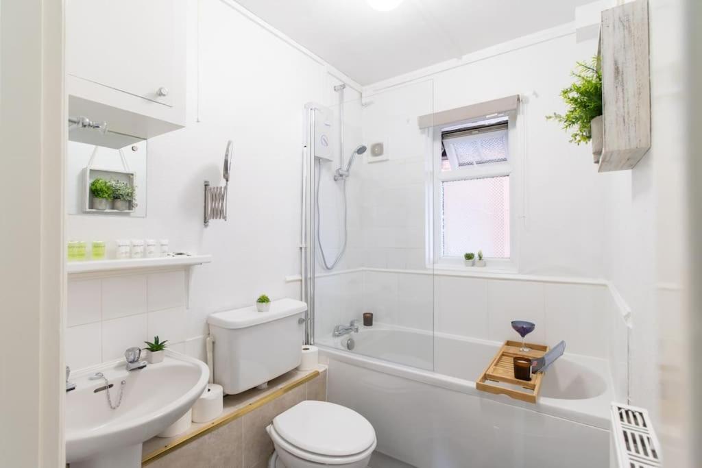 Open Mind Property - Southsea With Free Parking 朴次茅斯 外观 照片
