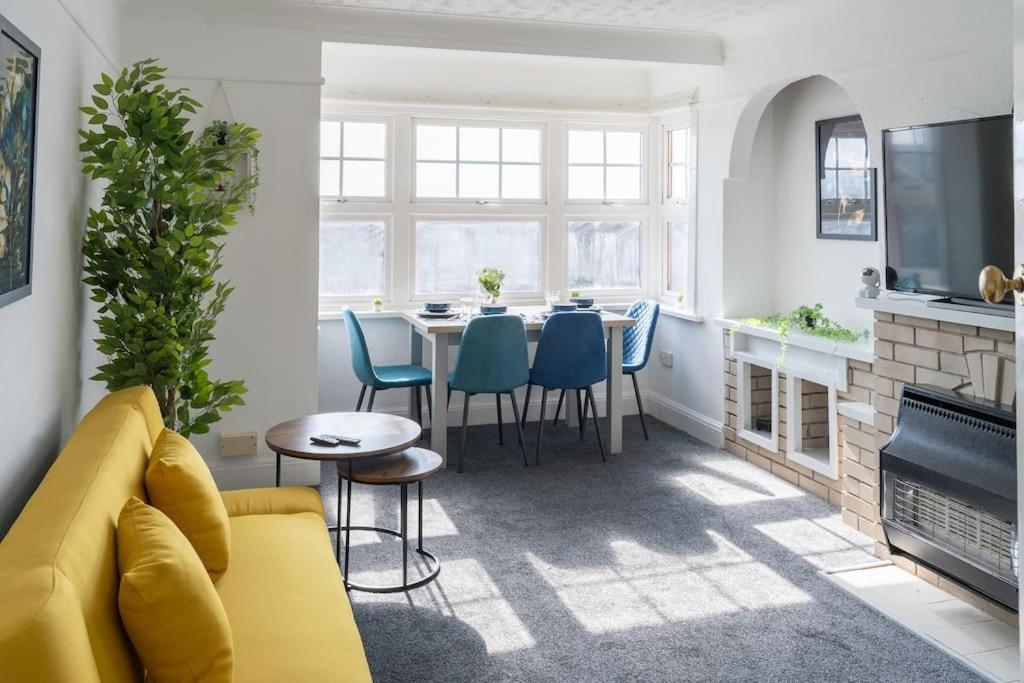 Open Mind Property - Southsea With Free Parking 朴次茅斯 外观 照片